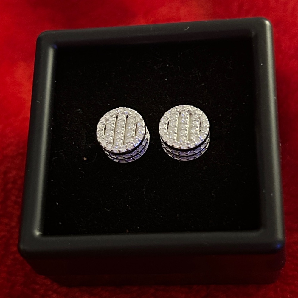 Moissanite Diamond iced out screwback Stud‎ Earrings UNISEX